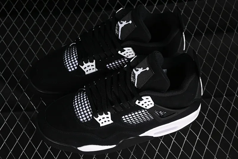All categories Air Jordan Jordan series basketball shoes Air Jordan 4 OG version Air Jordan 4 Retro "White Thunder" AJ4 Joe 4 White Thunder FQ8138-001